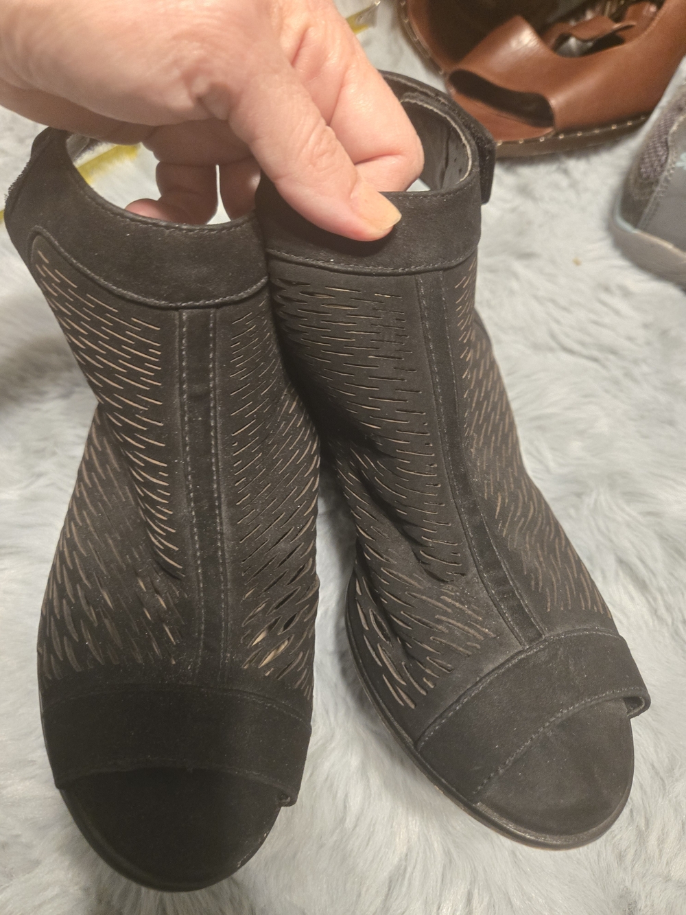 Vince Camuto Lavette Black Laser Cut Perforated Leather Block Heel Sandal 6.5M